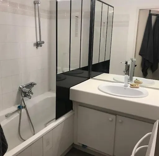 Apartment Terrasse Piscine Et Acces Antibes