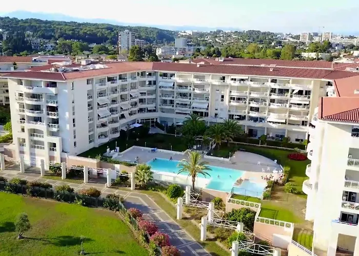 Terrasse Piscine Et Acces Antibes